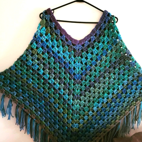 Crochet poncho - Picture 1 of 1